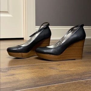 Black wedge shoes